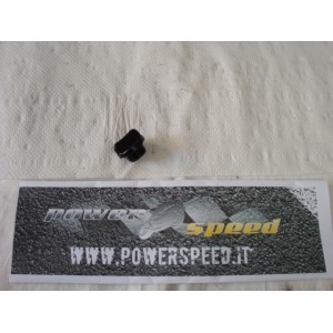 suzuki gsr 600 2006 - tappo rabbocco olio