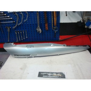 suzuki burgman 250 2004 - carena posteriore destra 